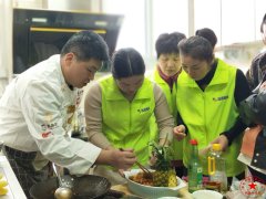 南陽月嫂泓德家政公司_南陽學催乳好找工作嗎？產(chǎn)后通乳的必要性